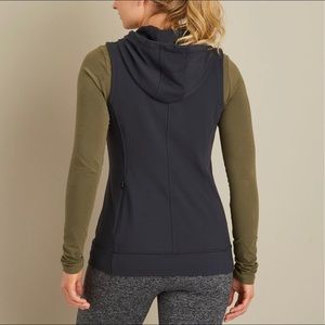 Duluth Trading pullover hooded vest